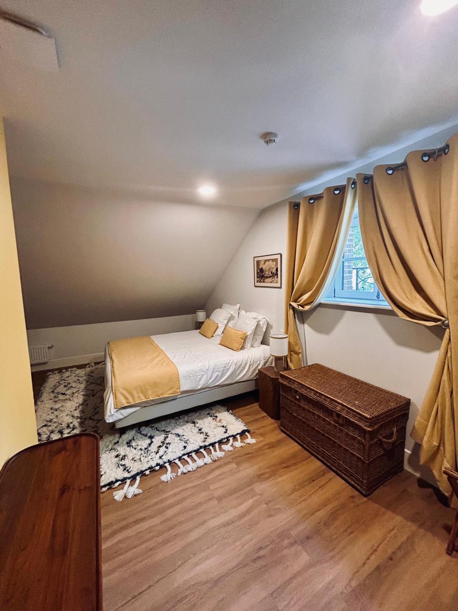 Bed & Breakfast Manoir De Daubeuf-Serville